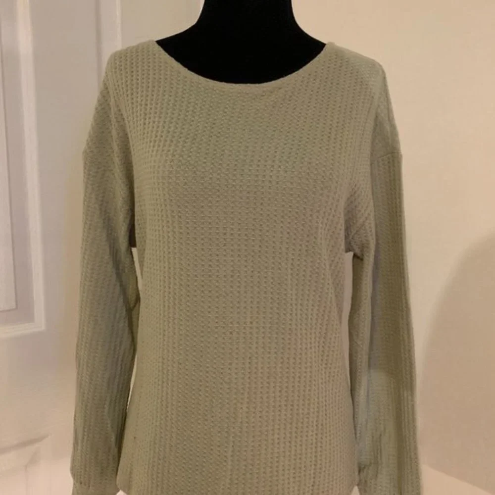 Twist Back Drop Shoulder Waffle Knit Tee - Picture 7 of 7